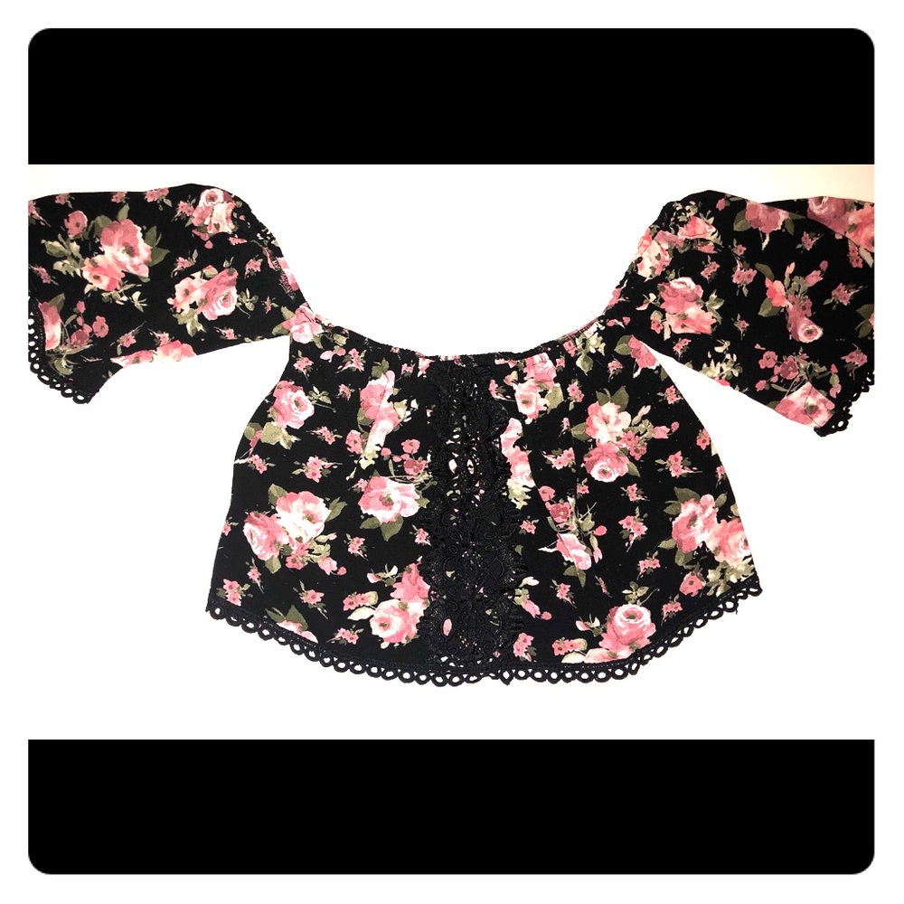 🛍$1 Add-on!🛍Juniors Boho style - Large crop top.